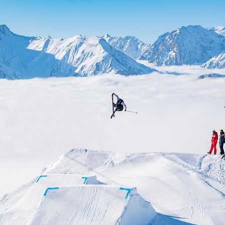 Chalet Alpe D'Huez 1850-Sea And Mountain Pleasure Avec 2 Appartements- 1 Appartement 3 Chambres 8 Couchages - 3 Salles D'Eau Et 1 Appartement 5 Chambres 12 Couchages 5 Salles D'Eau - Jacuzzi Et Sauna -Pieds Des Pistes Et Centre Екстериор снимка