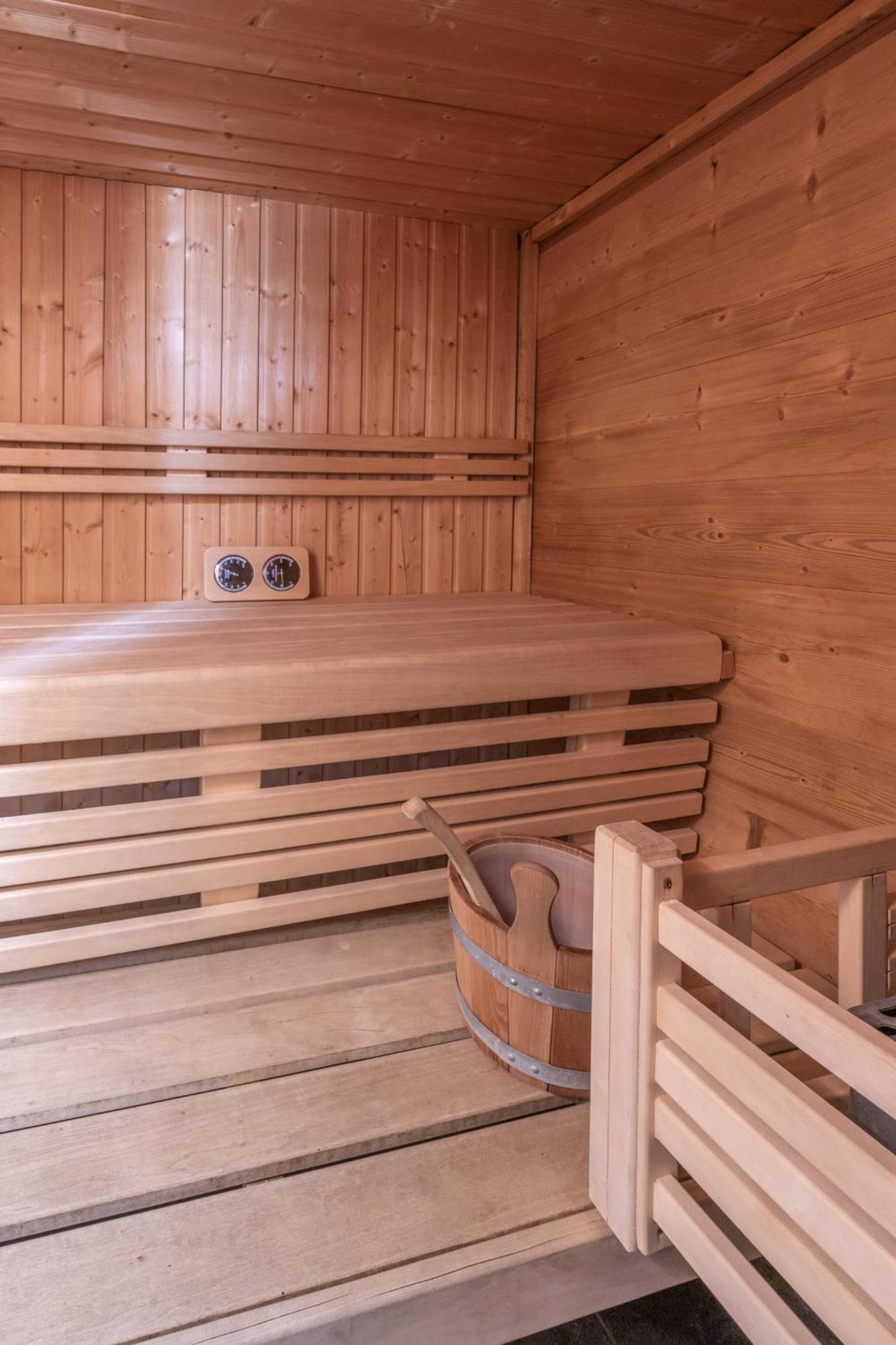 Chalet Alpe D'Huez 1850-Sea And Mountain Pleasure Avec 2 Appartements- 1 Appartement 3 Chambres 8 Couchages - 3 Salles D'Eau Et 1 Appartement 5 Chambres 12 Couchages 5 Salles D'Eau - Jacuzzi Et Sauna -Pieds Des Pistes Et Centre Екстериор снимка